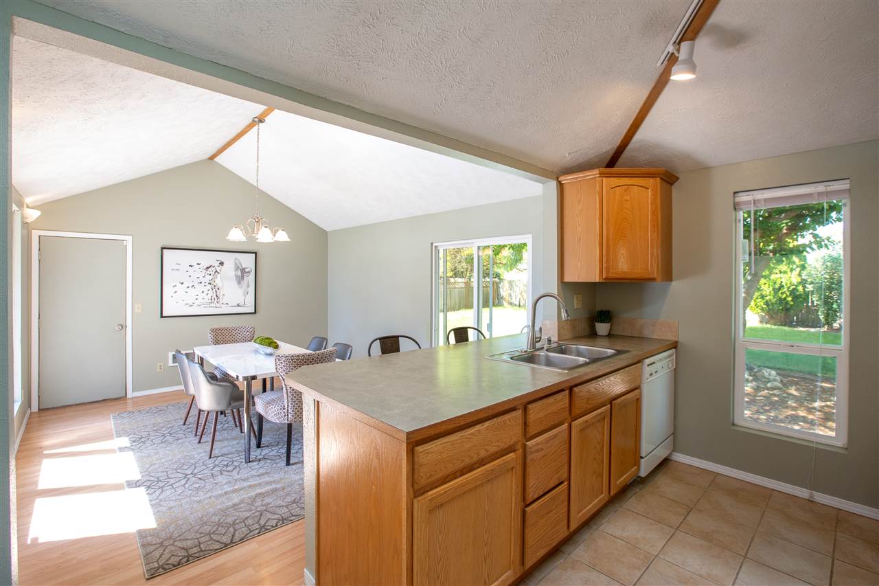 4813 North Calvin Road Spokane Valley, WA 99216 - Photo 5 of 19 Gallery Image 5