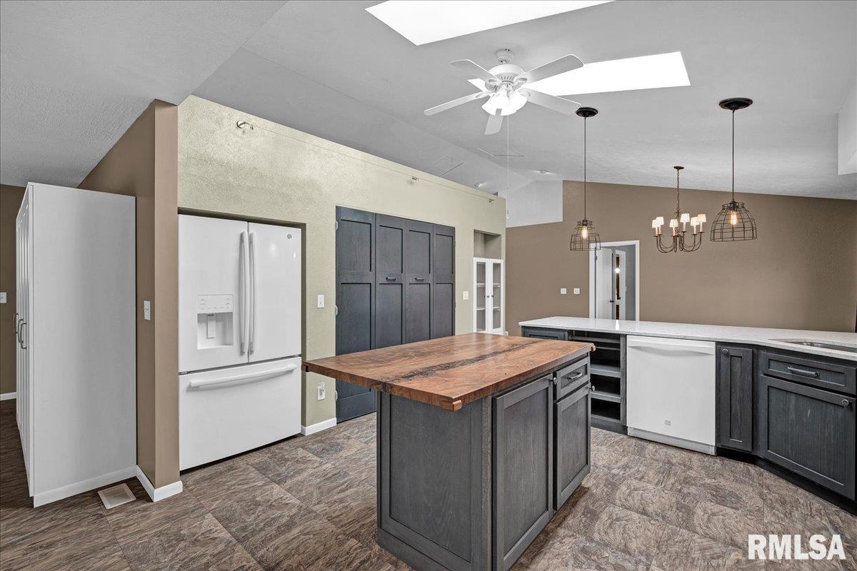 13315 West Clark Road Glasford, IL 61533 - Photo 13 of 57 Gallery Image 13