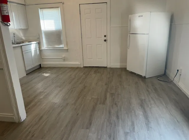 $1,300 | 17104 Wentworth Avenue, Unit 6, Lansing, IL 60438