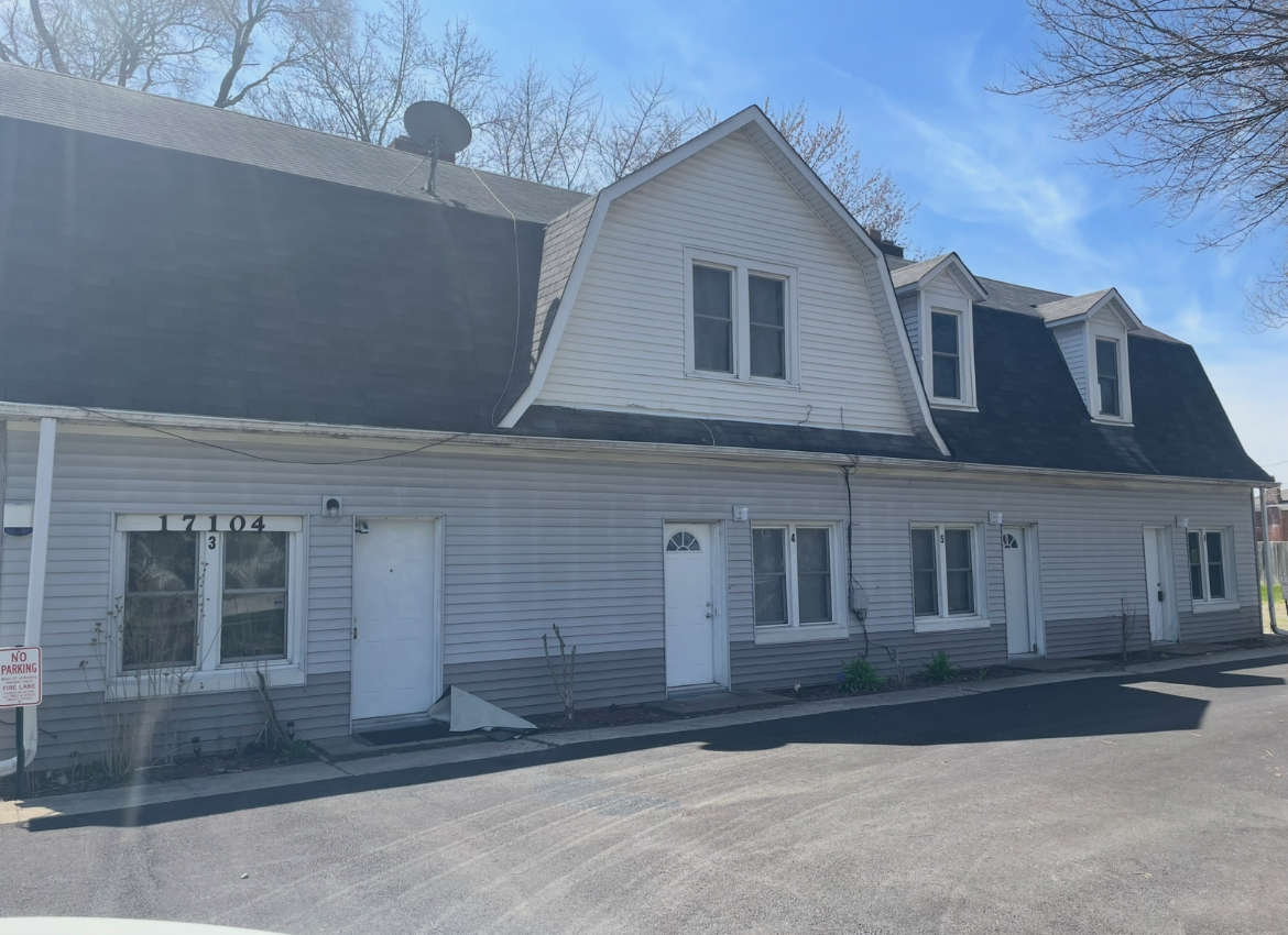 17104 Wentworth Avenue, Unit 6 Lansing, IL 60438 - Photo 8 of 8 a front view of a house