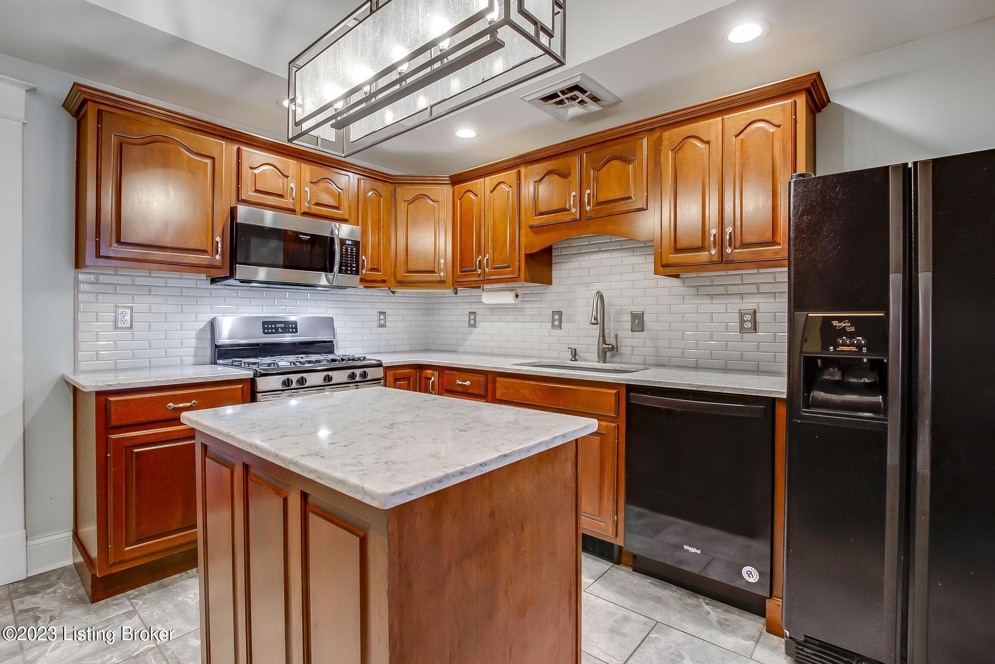 1932 Rutherford Avenue Louisville, KY 40205 - Photo 13 of 58 Updated Kitchen