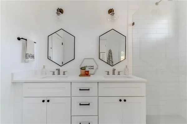 $3,499 | 4800 Vinson Drive, Unit B, Austin, TX 78745