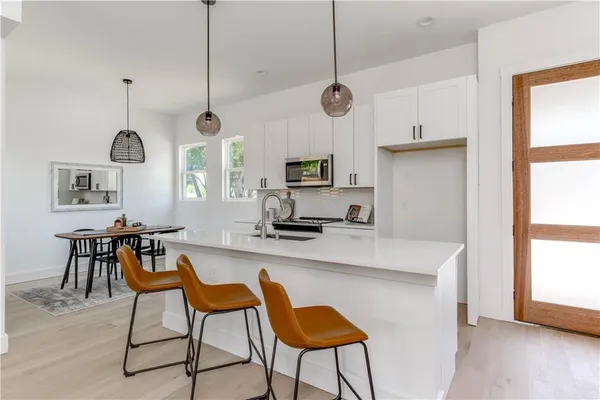 $3,499 | 4800 Vinson Drive, Unit B, Austin, TX 78745