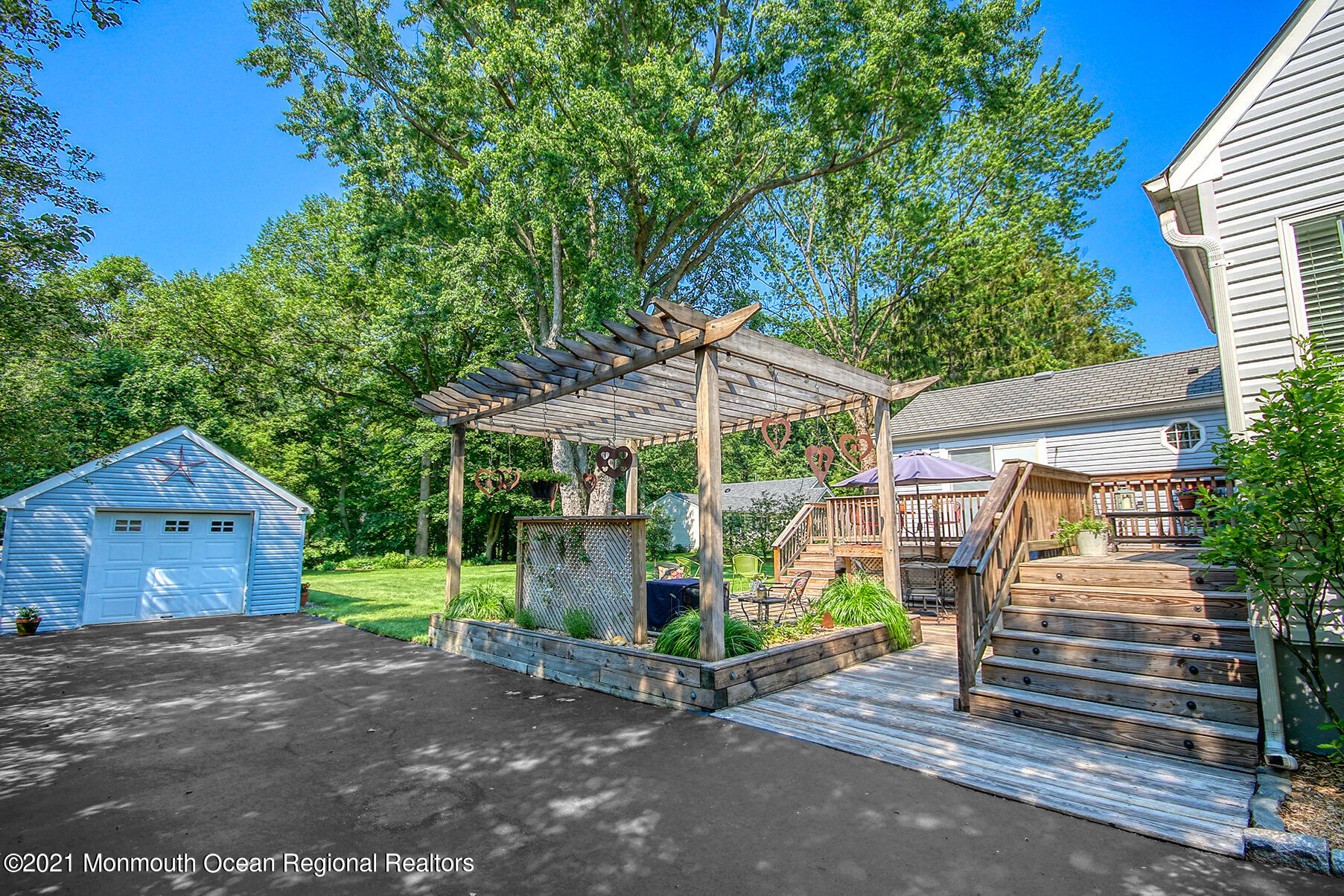 70 Ravine Drive Matawan, NJ 07747 - Photo 2 of 38 JUNI5559