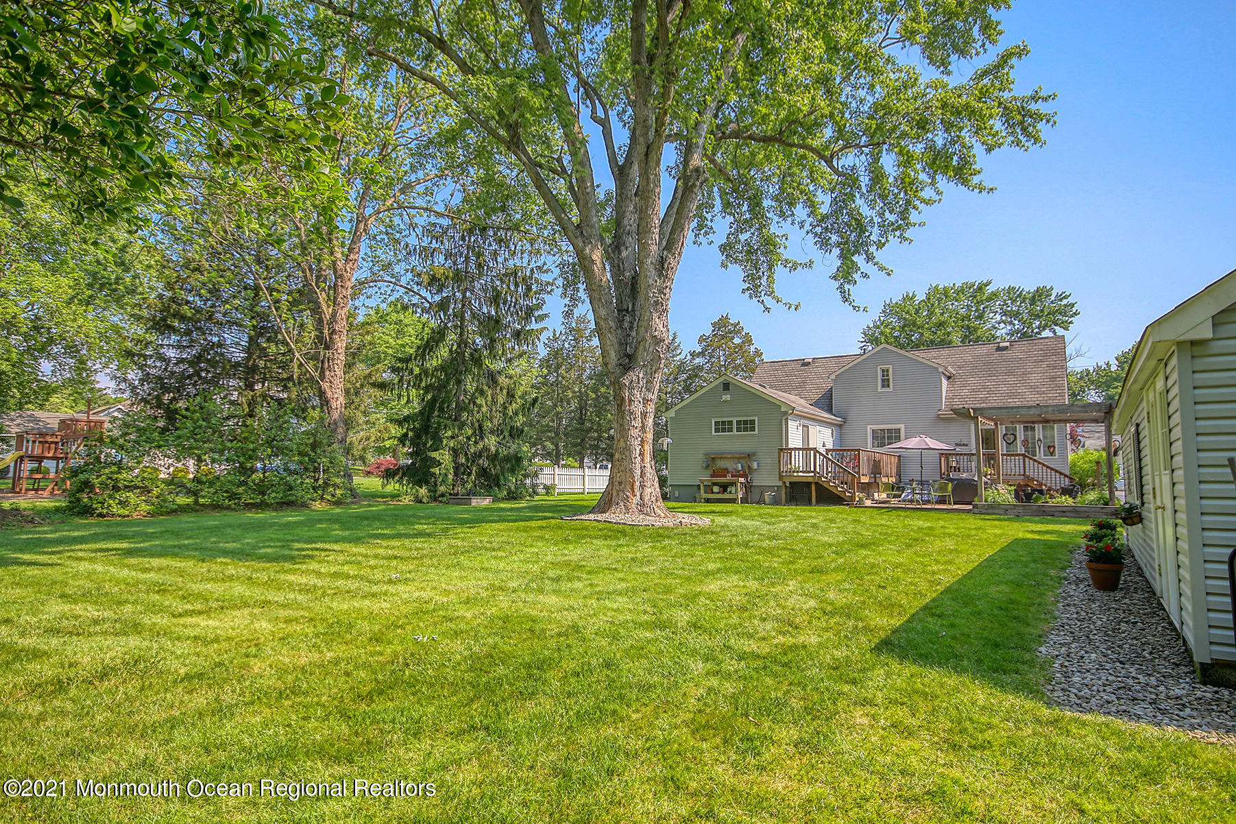 70 Ravine Drive Matawan, NJ 07747 - Photo 15 of 38 JUNI5568