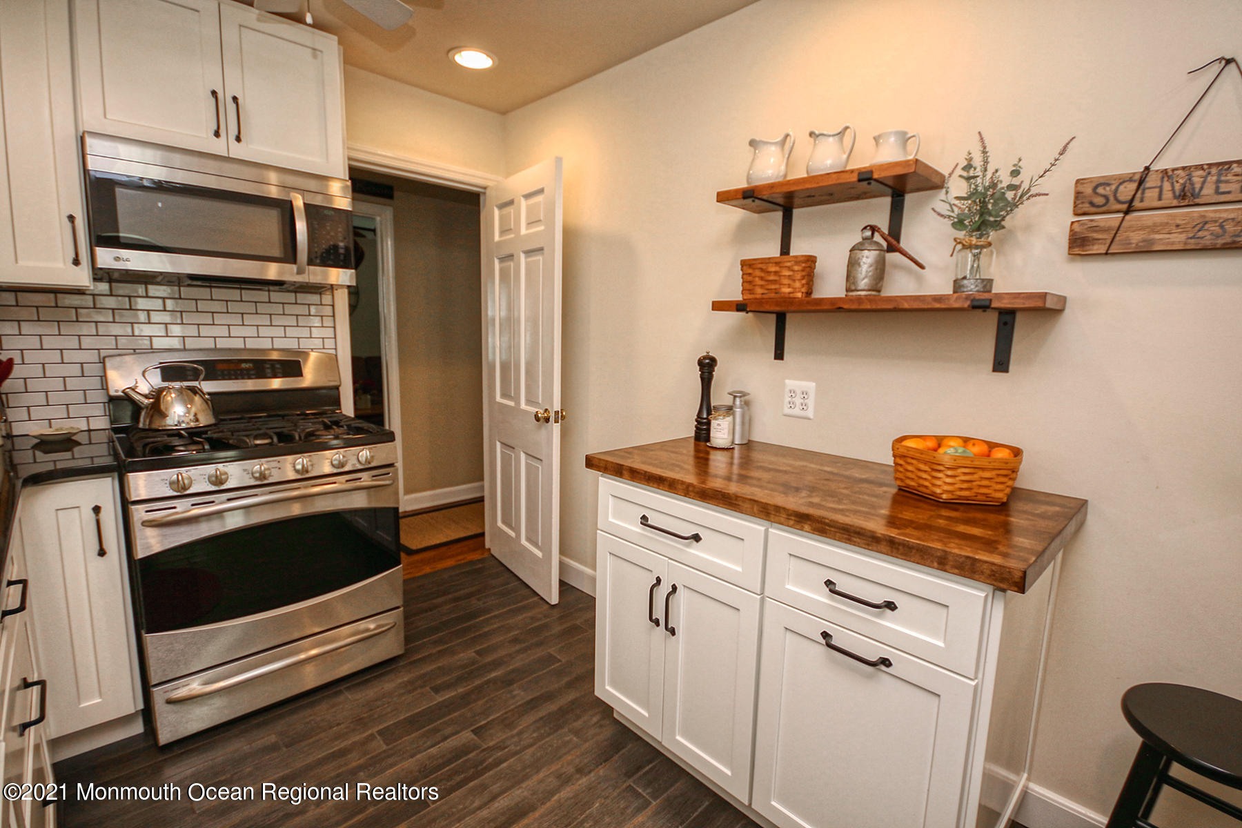 70 Ravine Drive Matawan, NJ 07747 - Photo 28 of 38 JUNI5629