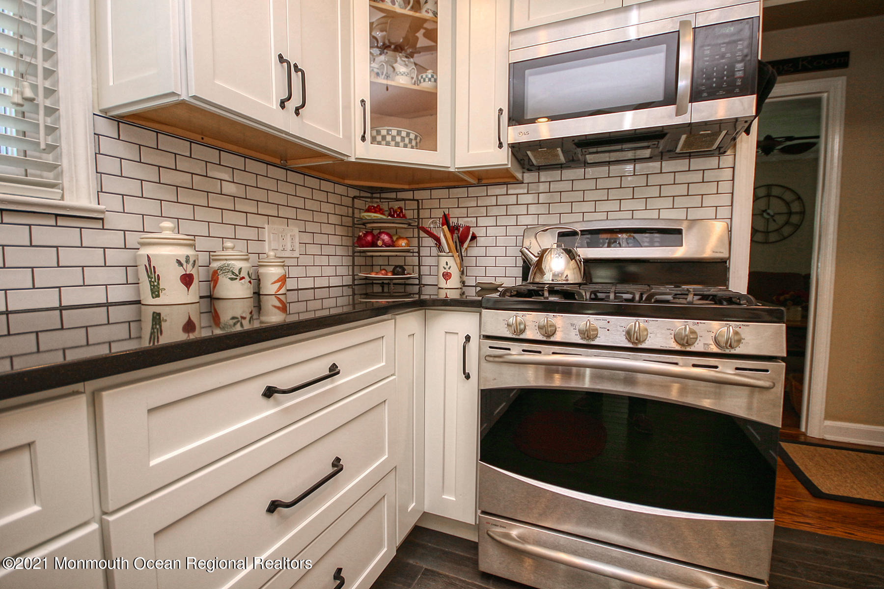 70 Ravine Drive Matawan, NJ 07747 - Photo 29 of 38 JUNI5630