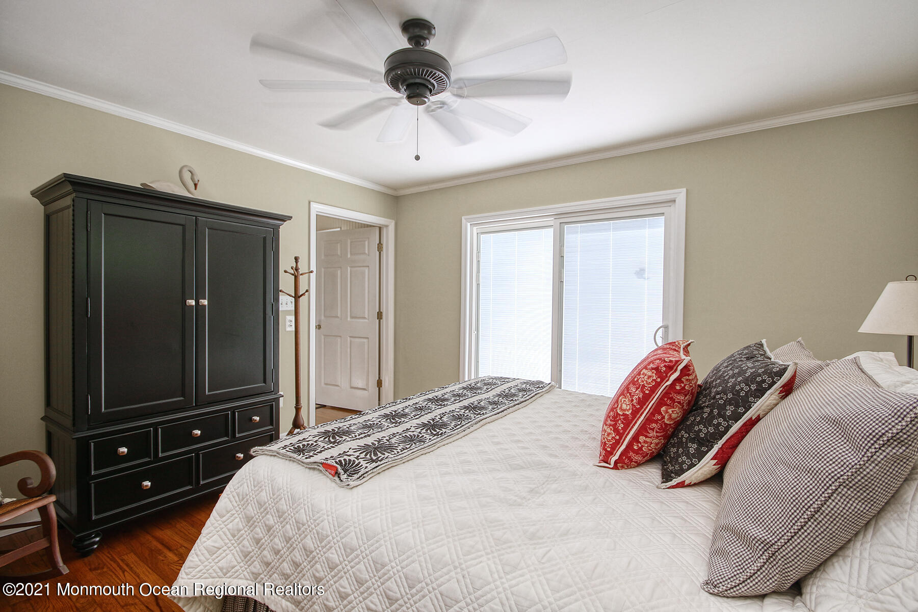 70 Ravine Drive Matawan, NJ 07747 - Photo 33 of 38 JUNI5654