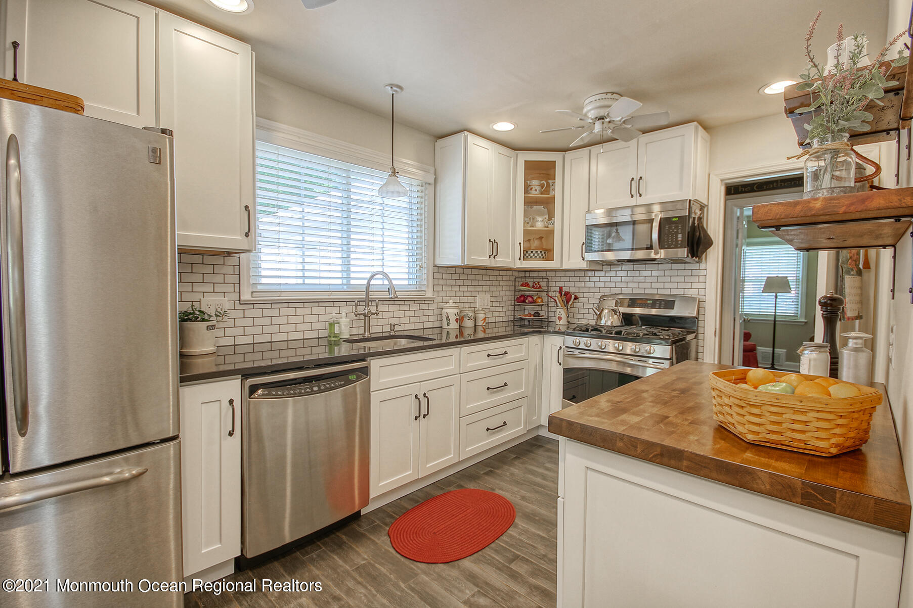 70 Ravine Drive Matawan, NJ 07747 - Photo 5 of 38 JUNI5623
