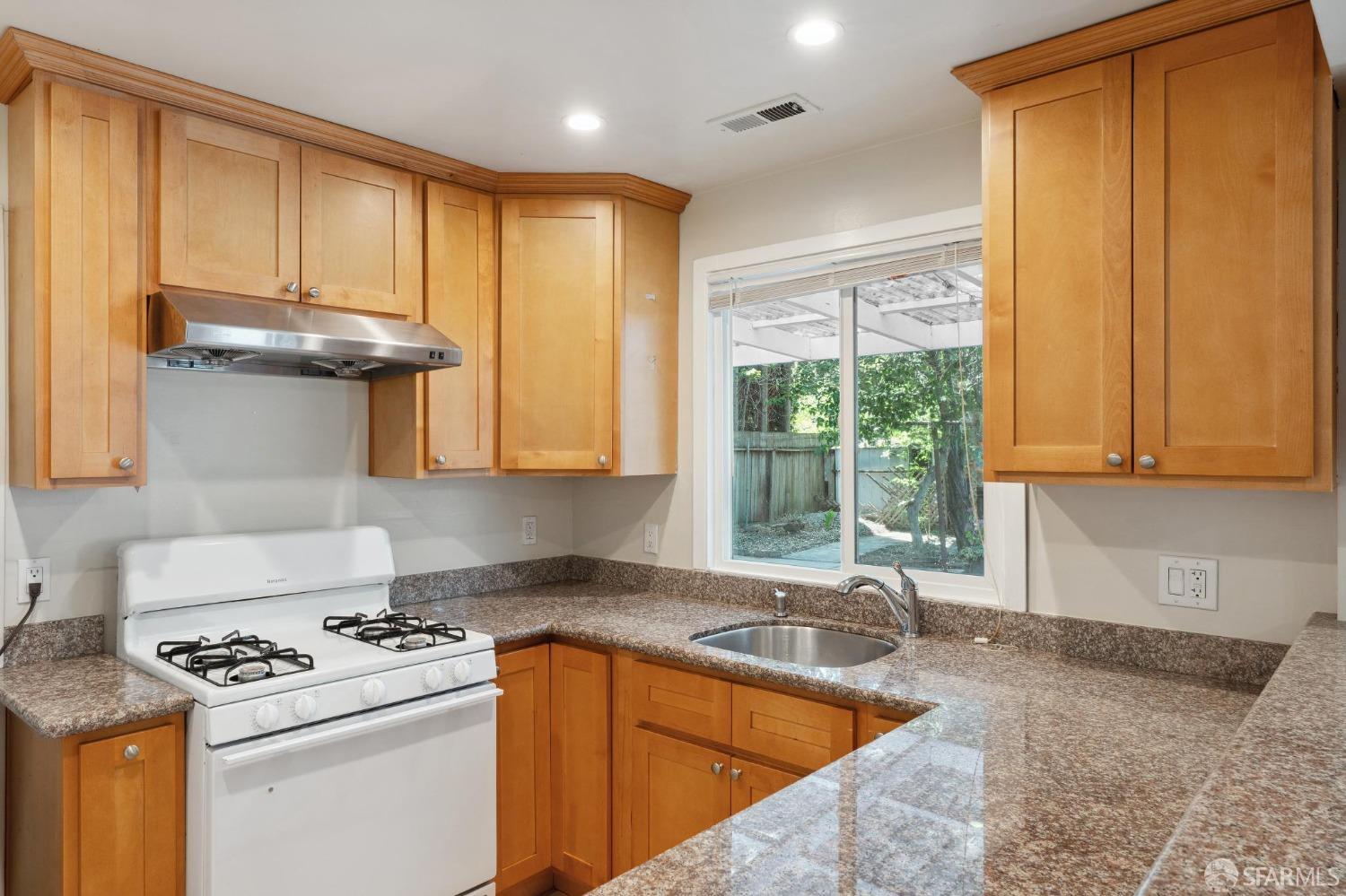 555 Marsh Road Menlo Park, CA 94025 - Photo 19 of 66