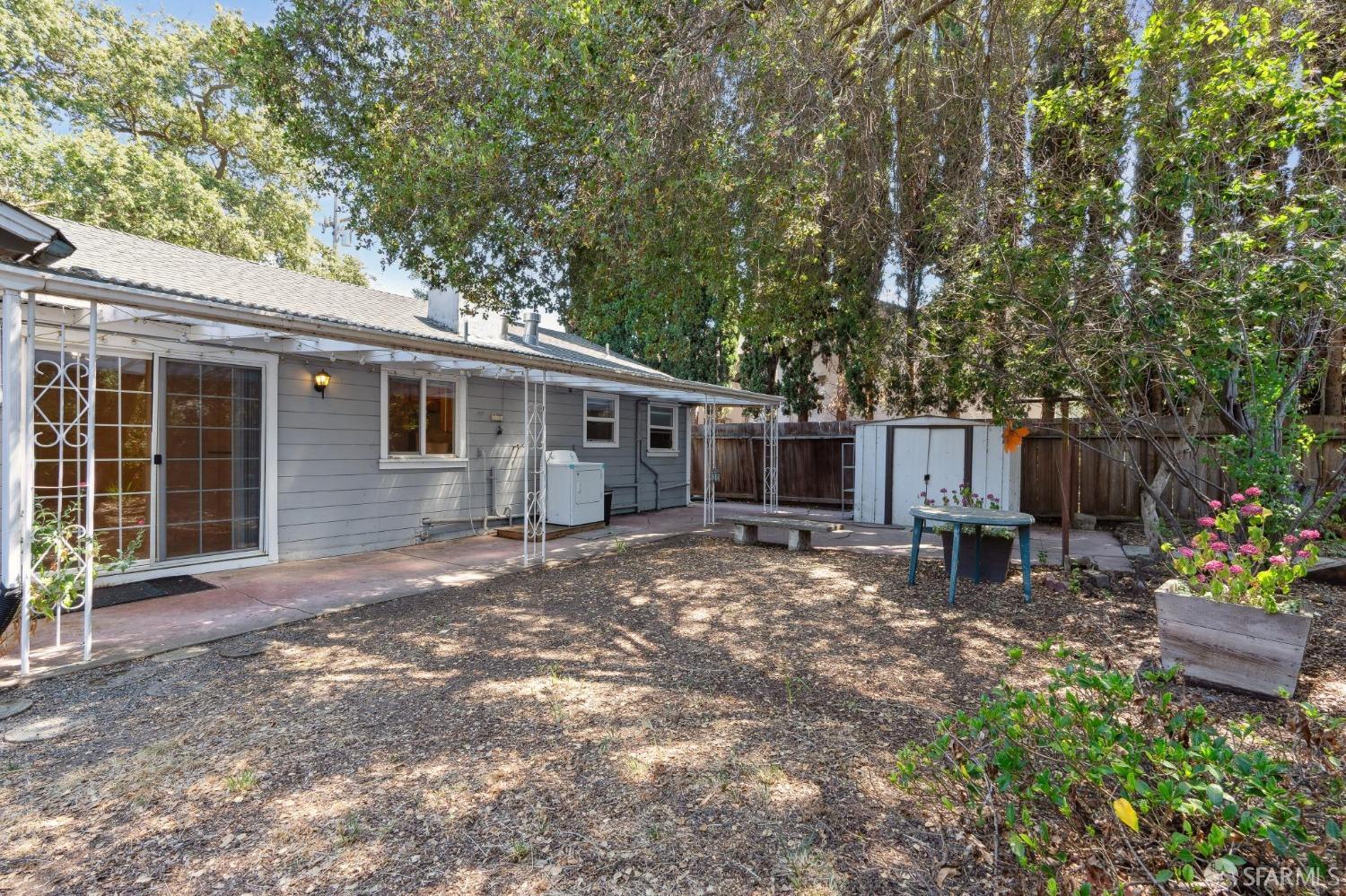 555 Marsh Road Menlo Park, CA 94025 - Photo 33 of 66