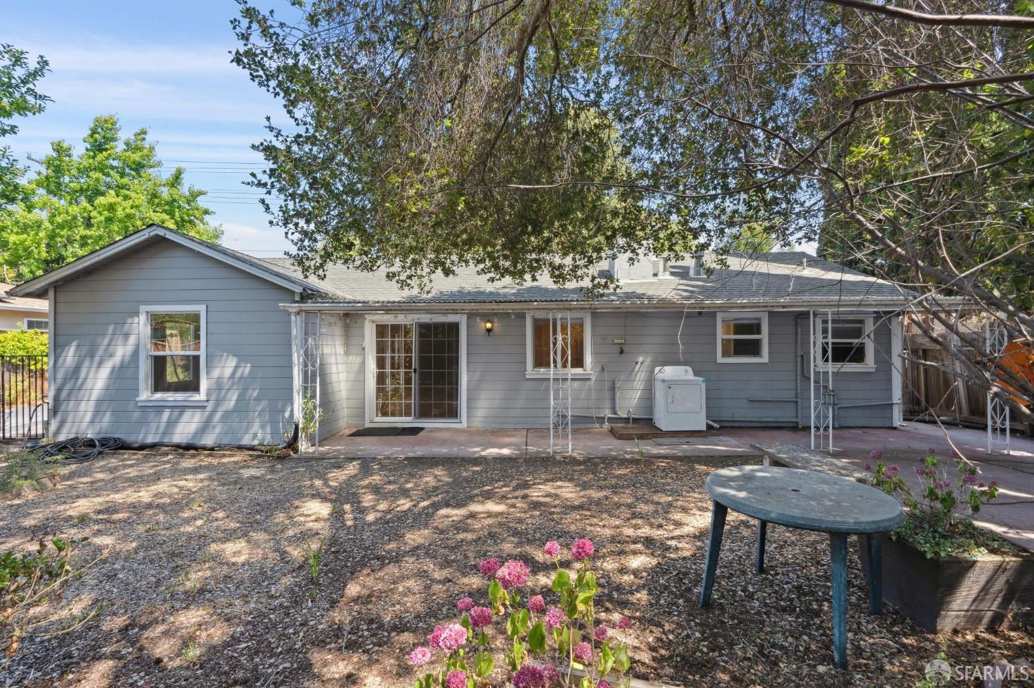 555 Marsh Road Menlo Park, CA 94025 - Photo 38 of 66