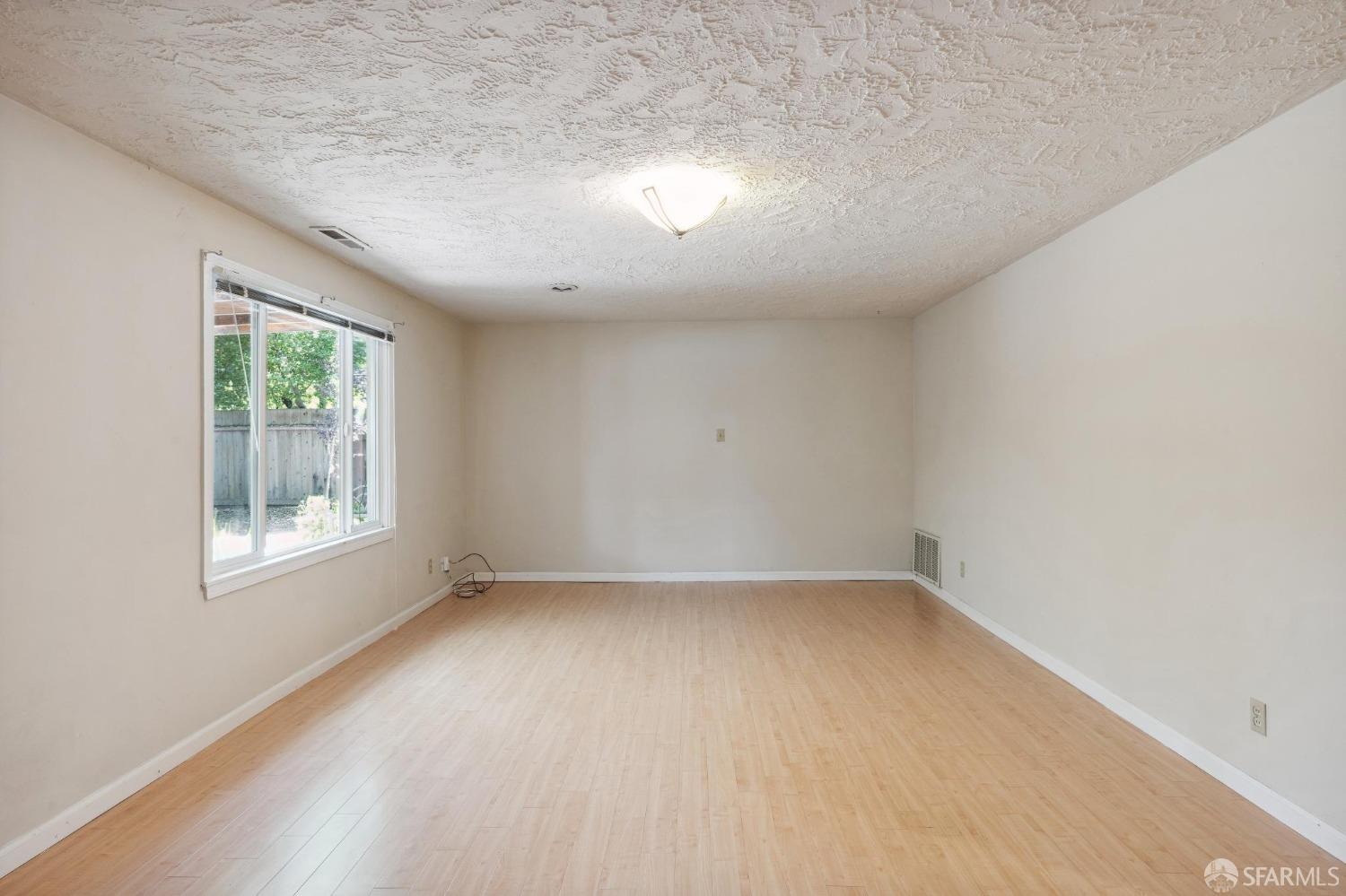 555 Marsh Road Menlo Park, CA 94025 - Photo 9 of 66
