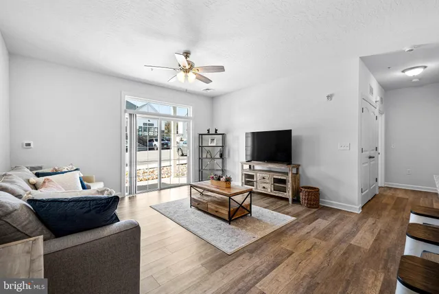 $1,525 | 3000 Larkwood Circle, Unit 303, Harrisburg, PA 17110