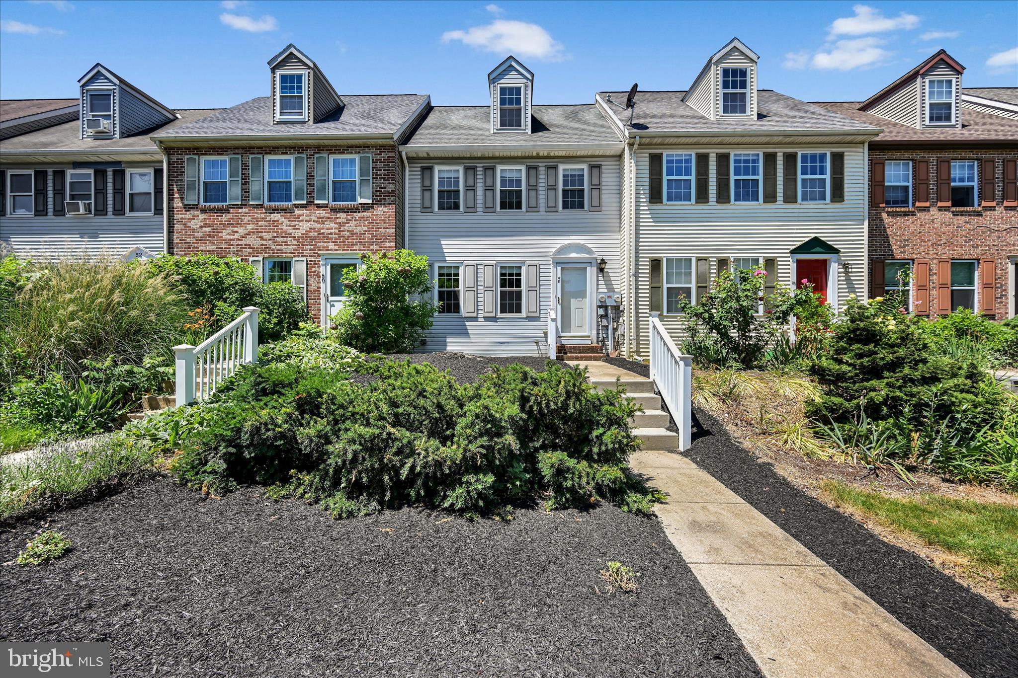 48 Pennwick Drive Lititz, PA 17543 - Photo 1 of 30 Exterior Front