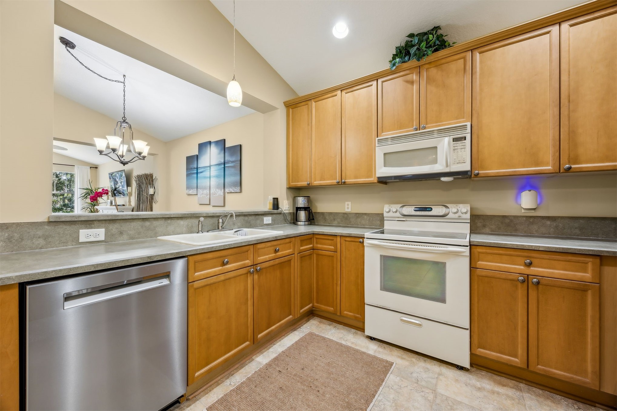 1839 Perimeter Park Road West, Unit 210 Fernandina Beach, FL 32034 - Photo 10 of 37 kitchen