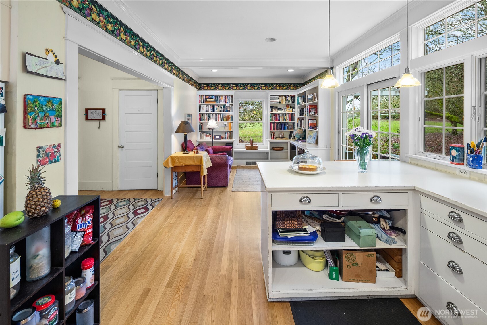 4616 Meridian Avenue North Seattle, WA 98103 - Photo 15 of 37