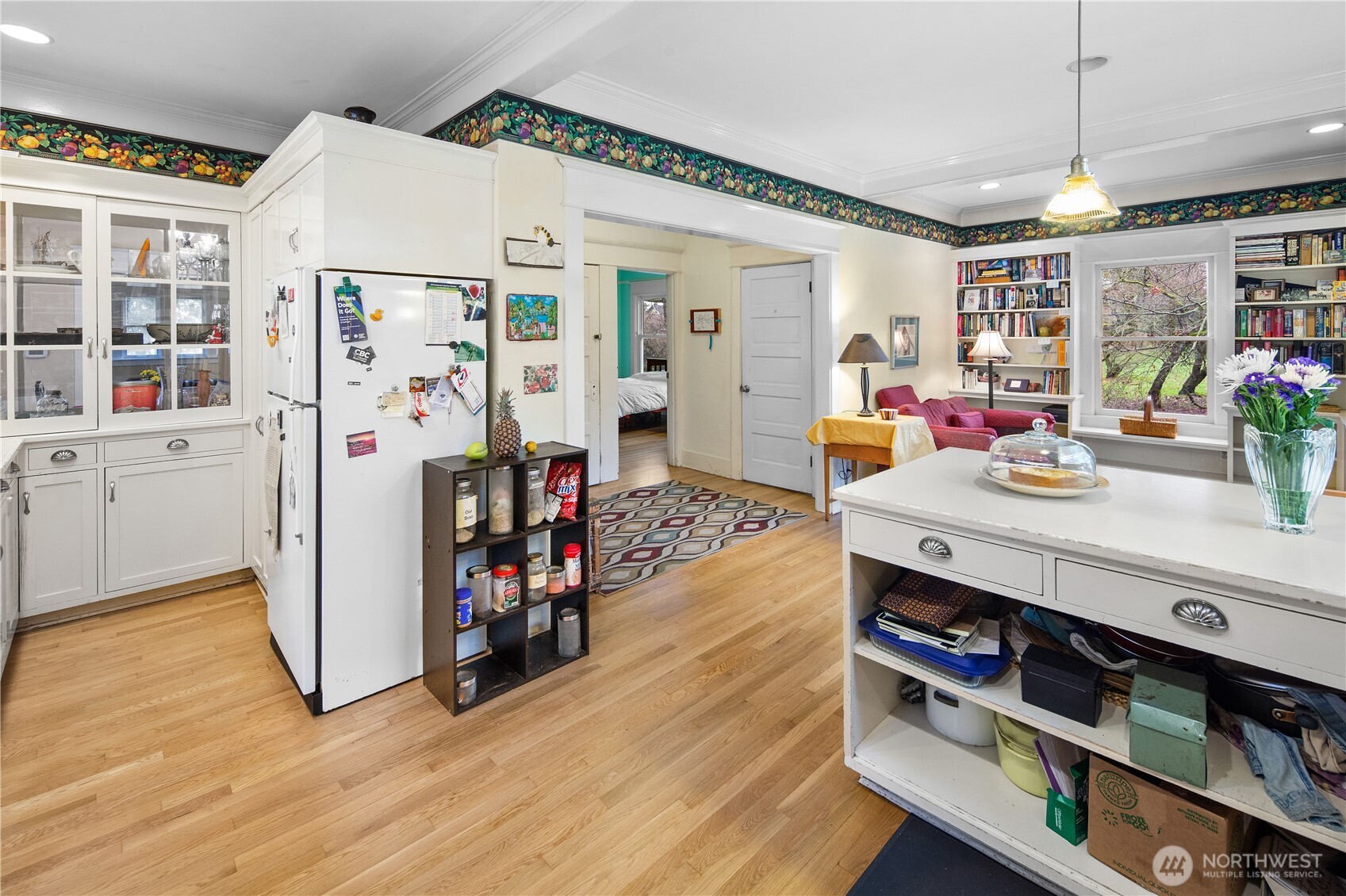 4616 Meridian Avenue North Seattle, WA 98103 - Photo 17 of 37