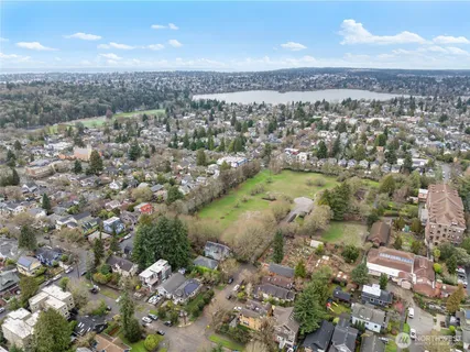 $1,387,500 | 4616 Meridian Avenue North, Seattle, WA 98103