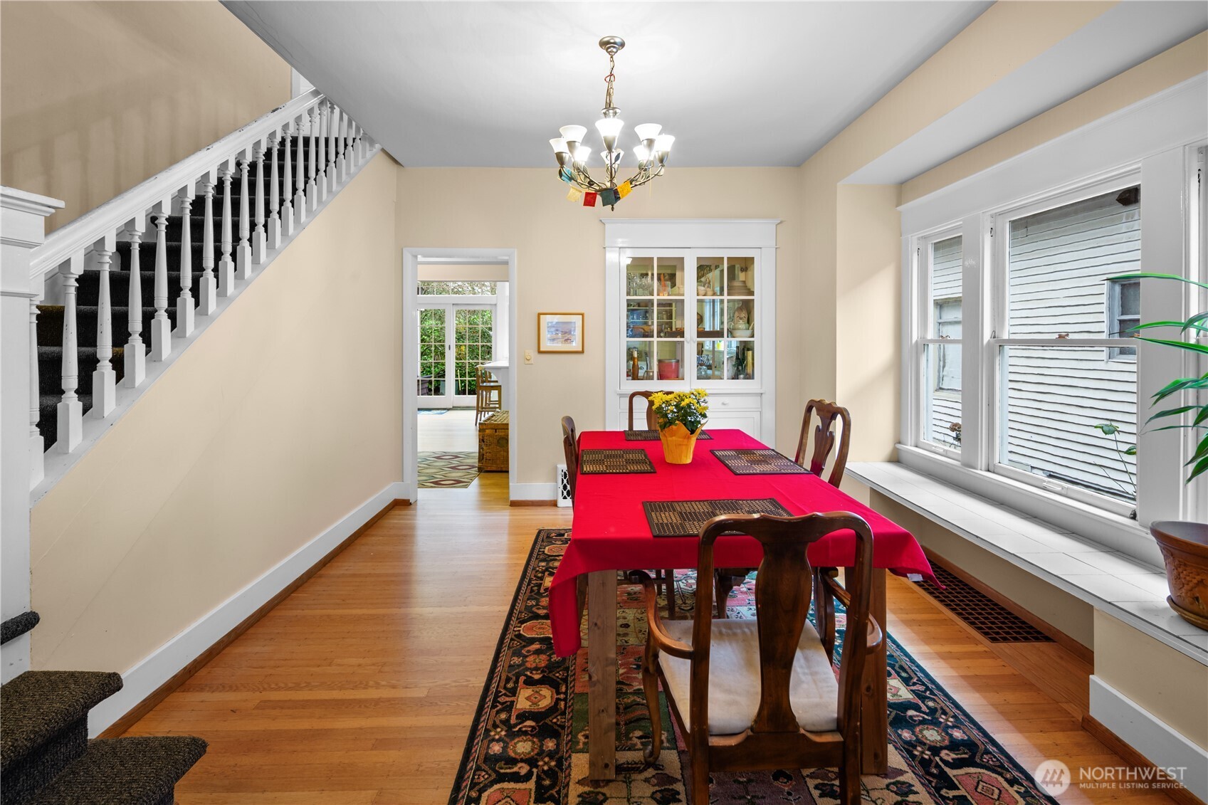 4616 Meridian Avenue North Seattle, WA 98103 - Photo 6 of 37