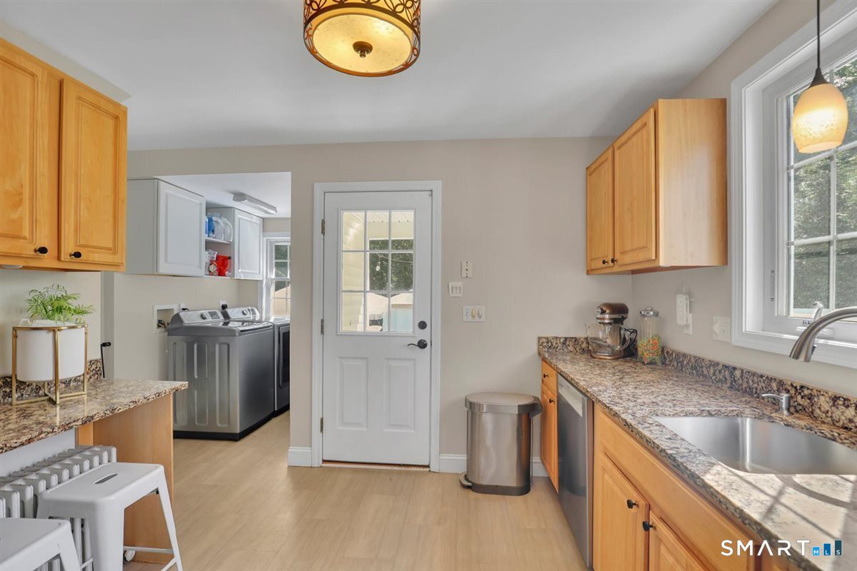 230 Farm Hill Road Middletown, CT 06457 - Photo 9 of 30 Gallery Image 9