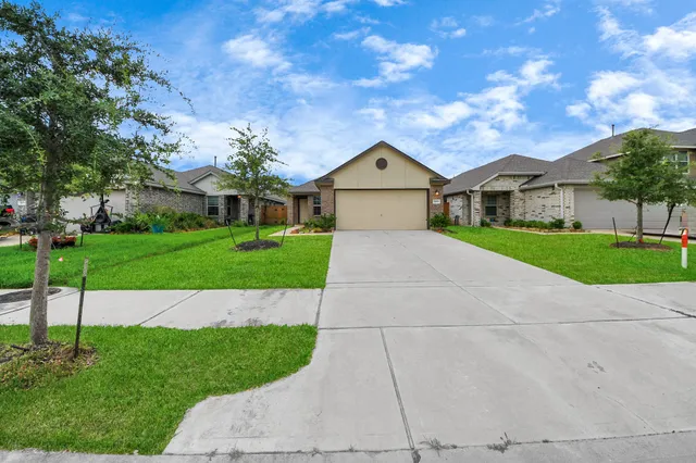 $1,890 | 32615 Orchard Haze Drive, Brookshire, TX 77423