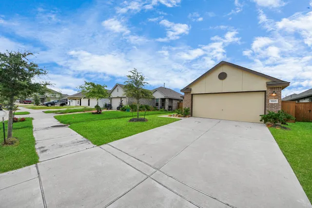 $1,890 | 32615 Orchard Haze Drive, Brookshire, TX 77423