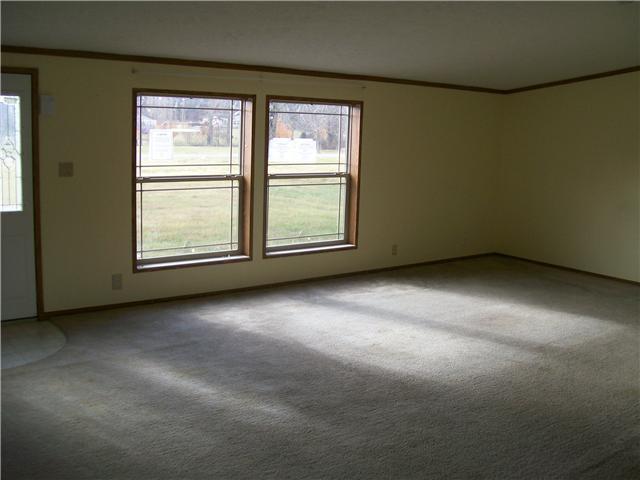 4770 South Hanover Saluda Road Hanover, IN 47243 - Photo 5 of 6