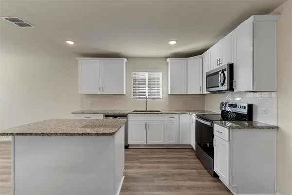 $2,000 | 10121 Wyseby Road, Crowley, TX 76036