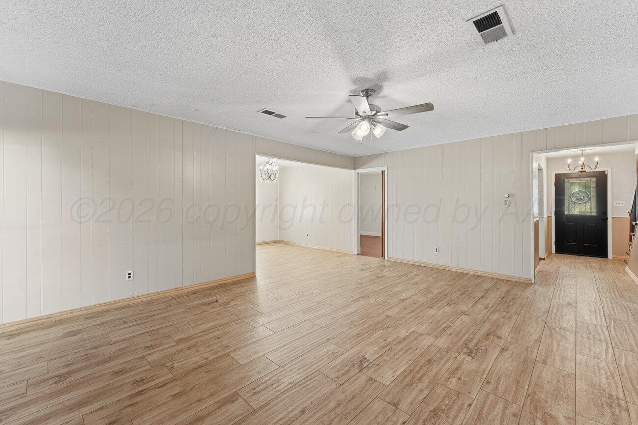 205 Houston Street Borger, TX 79007 - Photo 7 of 57 Living-3