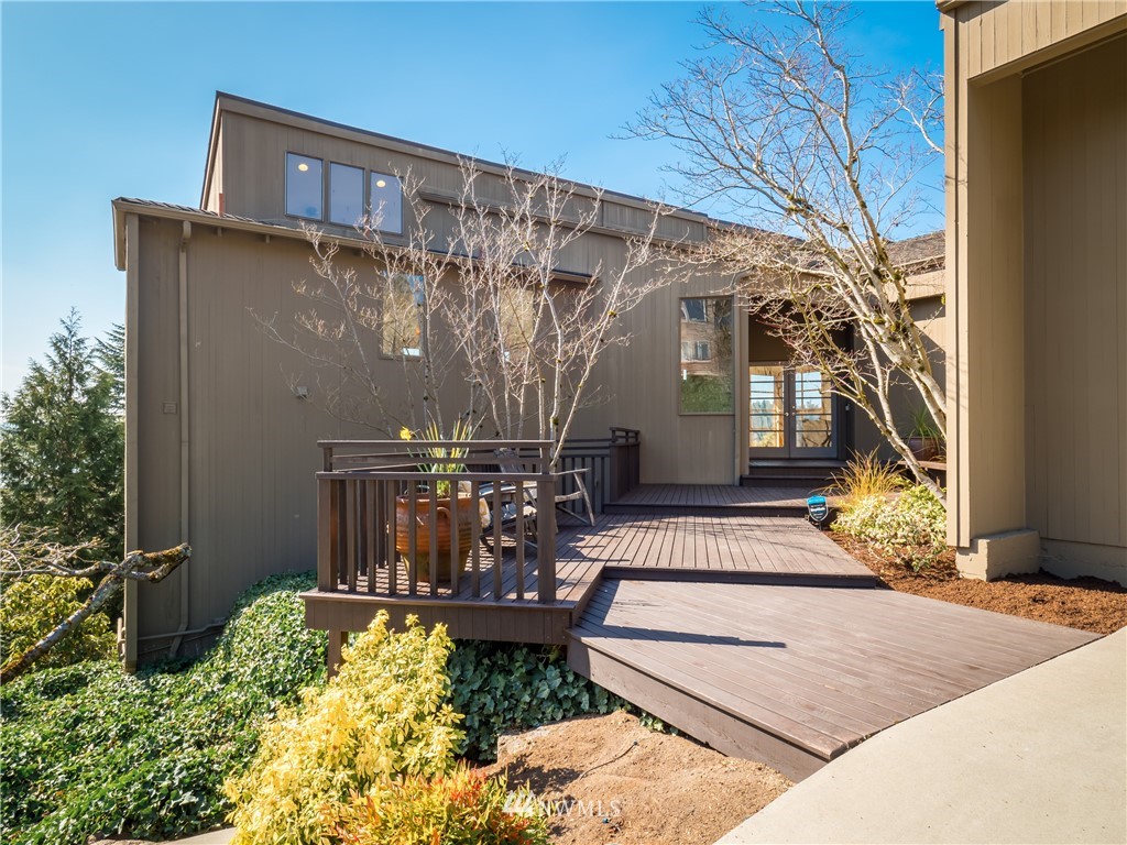5 Brook Bay Road Mercer Island, WA 98040 - Photo 4 of 39