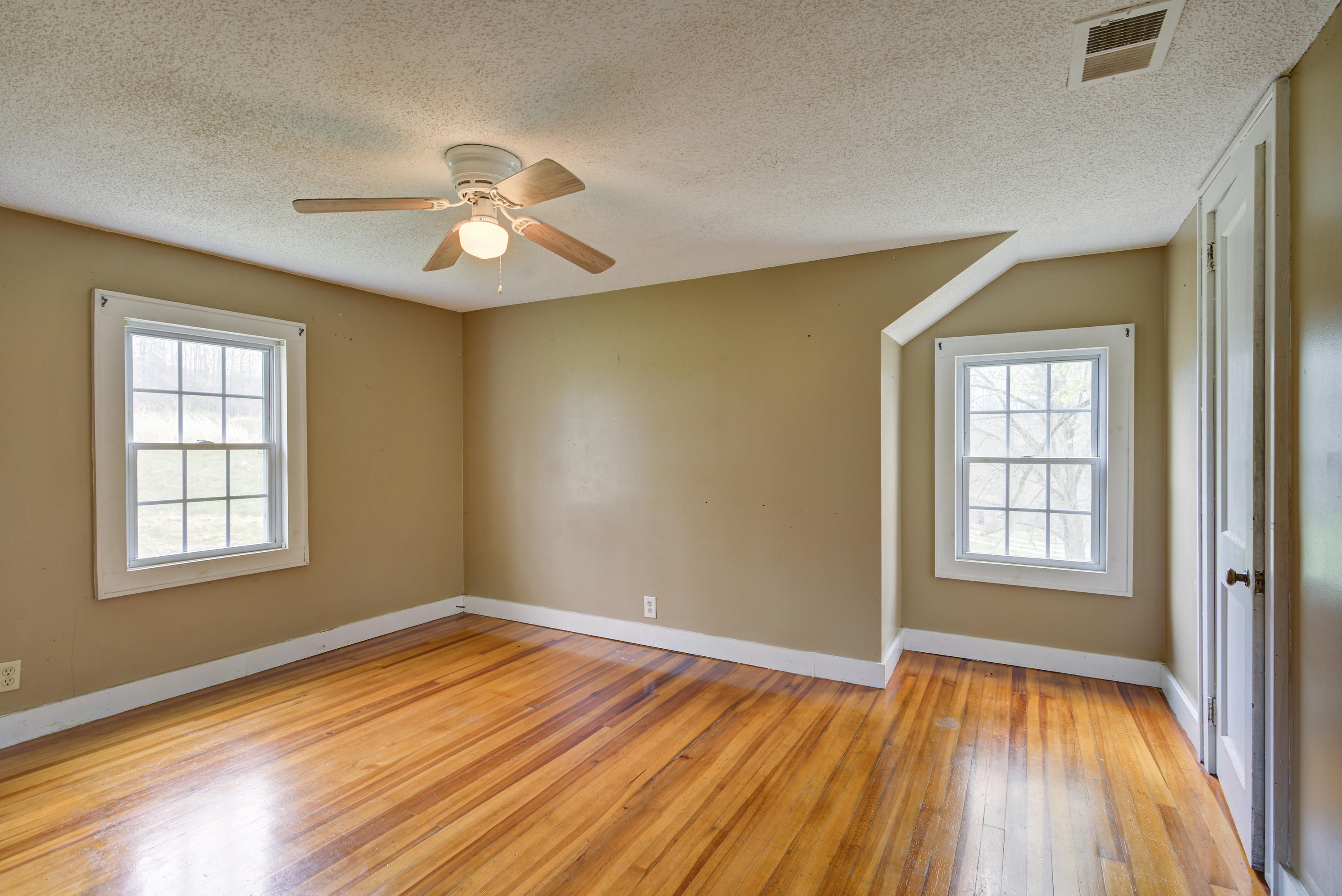 214 Rome Hollow Road Elizabethton, TN 37643 - Photo 14 of 28 Rome--13