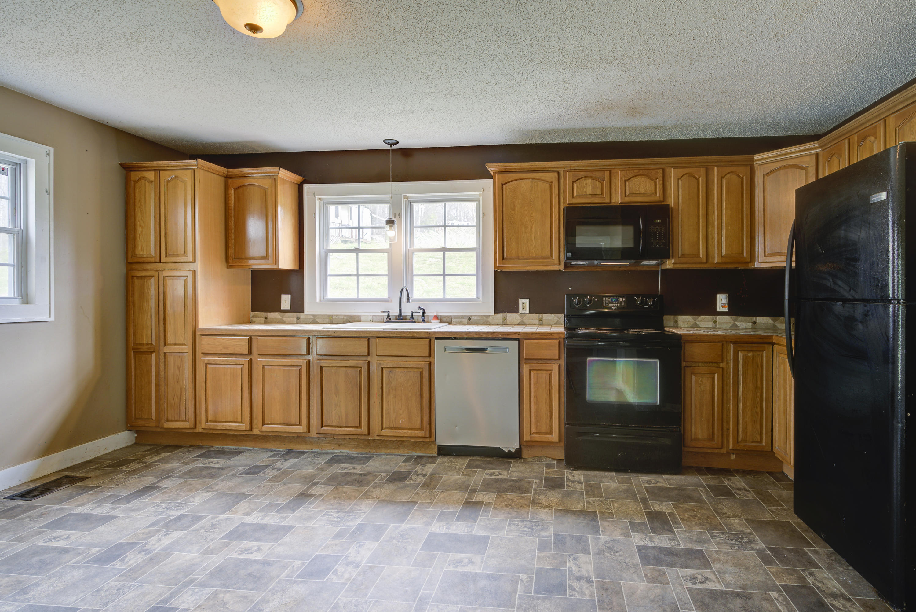 214 Rome Hollow Road Elizabethton, TN 37643 - Photo 5 of 28 Rome--4
