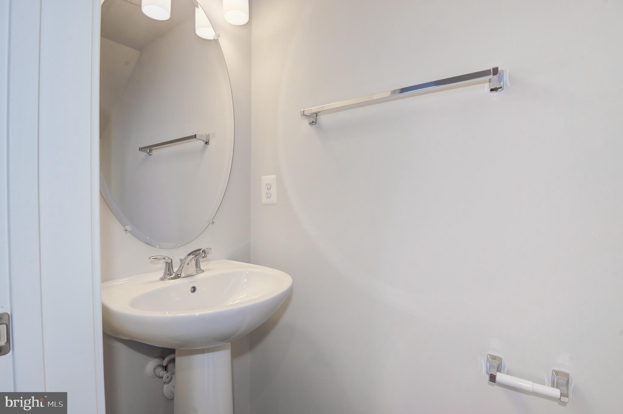 44507 Wolfhound Square Ashburn, VA 20147 - Photo 15 of 51 Powder Room