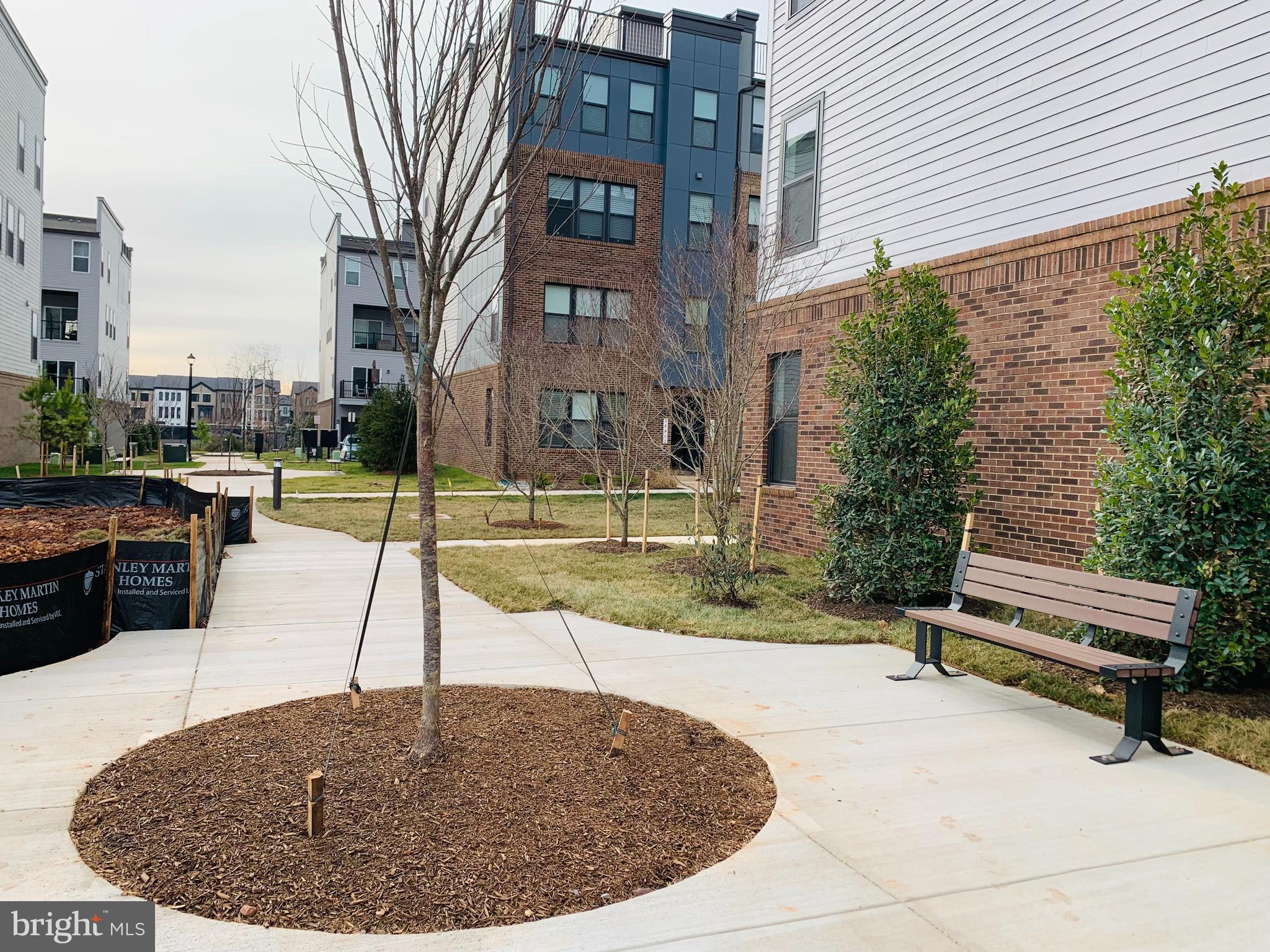 44507 Wolfhound Square Ashburn, VA 20147 - Photo 40 of 51 Casual Relaxing Seating Area next to the Condo