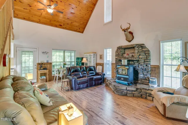 $699,900 | 131 Gibson Hollow Road, Eidson, TN 37731