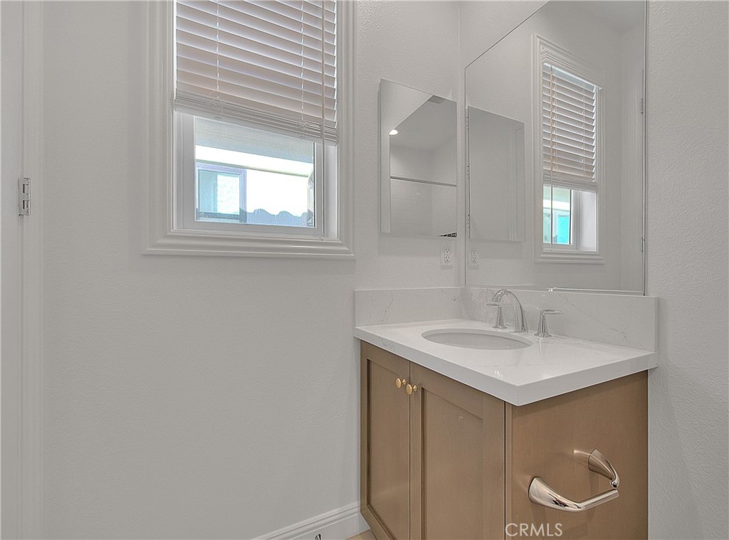 20164 Galway Lane Porter Ranch, CA 91326 - Photo 38 of 48 Full ensuite bath off bedroom 4