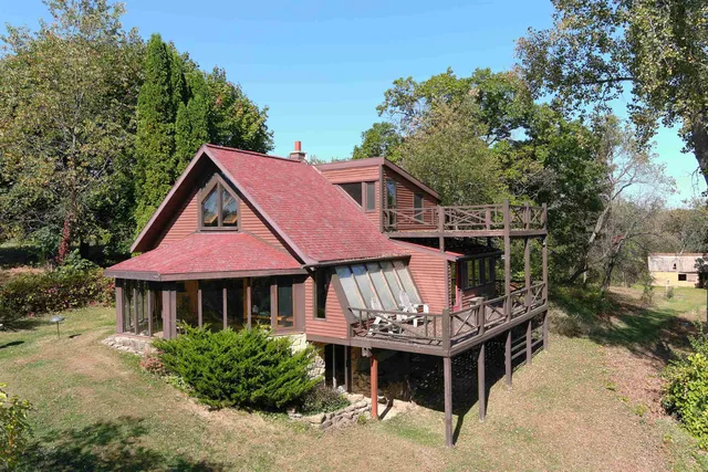 $550,000 | 3961 High Point Road, Spring Green, WI 53588