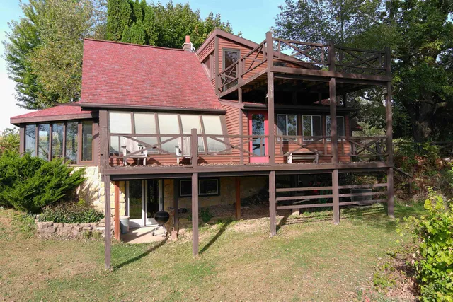 $550,000 | 3961 High Point Road, Spring Green, WI 53588