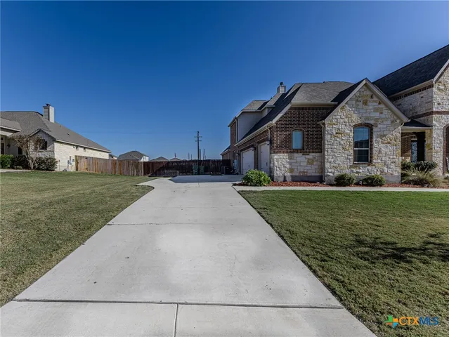 $797,000 | 13015 Hunters Trace, St. Hedwig, TX 78152