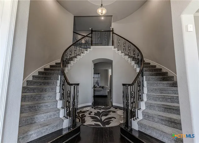 $797,000 | 13015 Hunters Trace, St. Hedwig, TX 78152