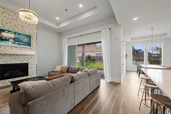 $669,000 | 622 Platinum Stone Lane, Pinehurst, TX 77362