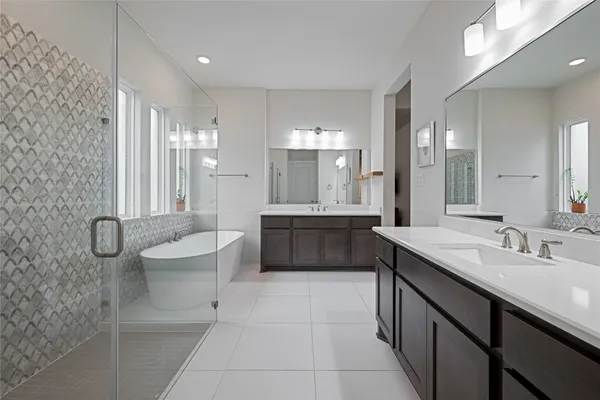 $669,000 | 622 Platinum Stone Lane, Pinehurst, TX 77362