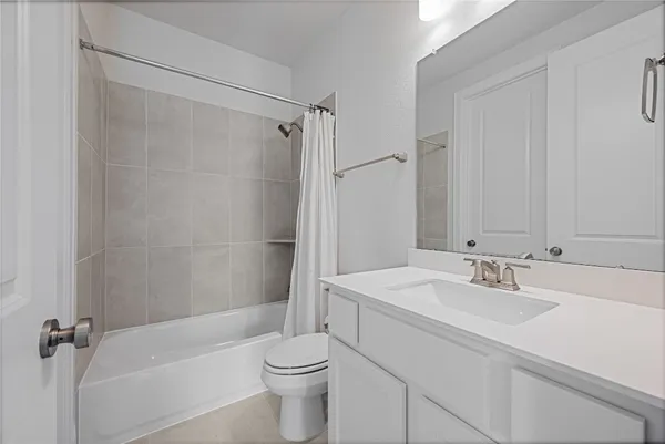 $649,000 | 622 Platinum Stone Lane, Pinehurst, TX 77362