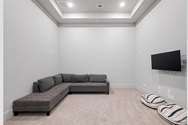 $669,000 | 622 Platinum Stone Lane, Pinehurst, TX 77362