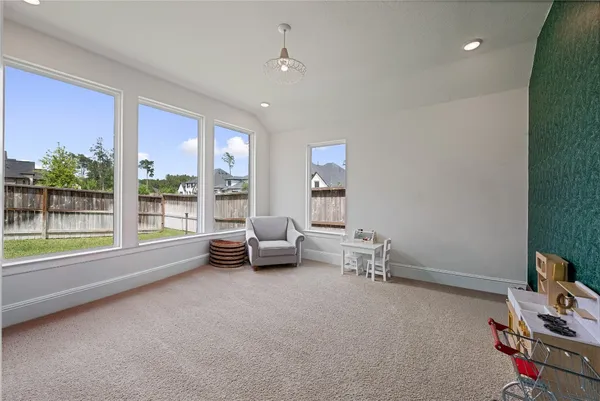 $649,000 | 622 Platinum Stone Lane, Pinehurst, TX 77362