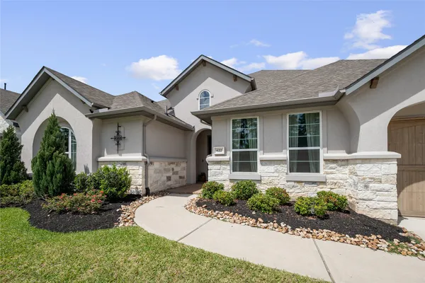 $669,000 | 622 Platinum Stone Lane, Pinehurst, TX 77362