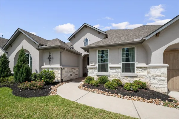 $649,000 | 622 Platinum Stone Lane, Pinehurst, TX 77362