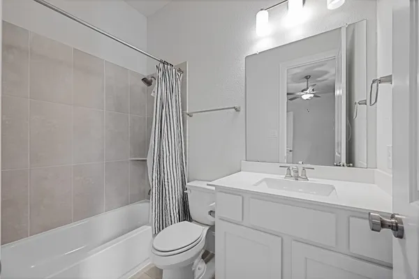 $669,000 | 622 Platinum Stone Lane, Pinehurst, TX 77362