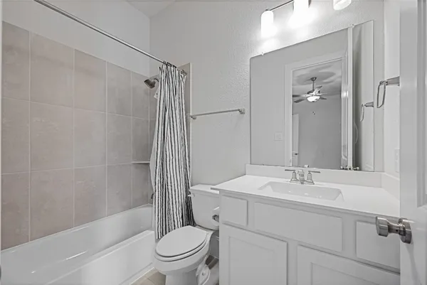 $649,000 | 622 Platinum Stone Lane, Pinehurst, TX 77362